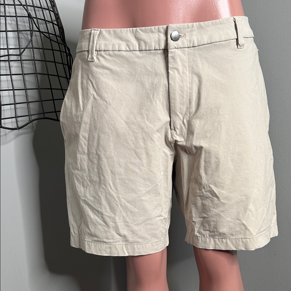 lululemon athletica Men's Beige Shorts - Picture 3 of 5